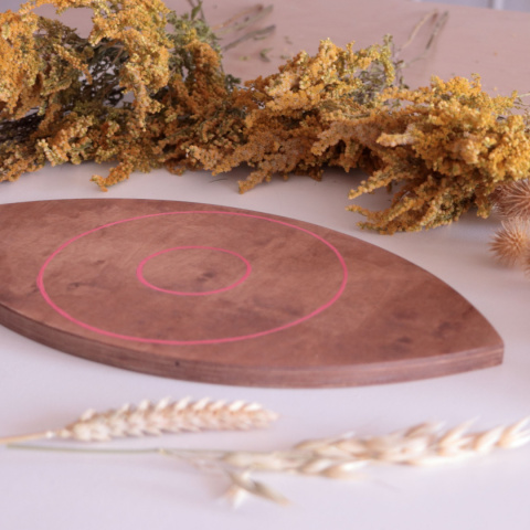 Oko natural orzech włoski z różową kreską Oko natural orzech włoski z różową kreską